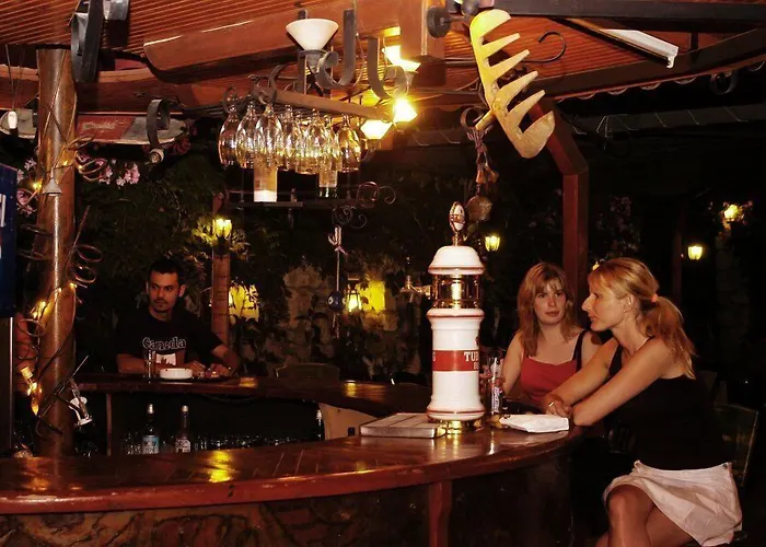 Club Pink Palace 3* אולודניץ