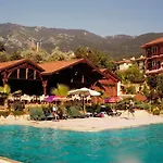 호텔 Club Pink Palace 3*