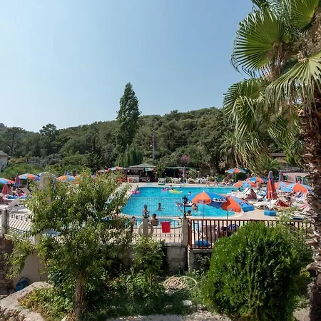 Hotell Club Pink Palace 3*