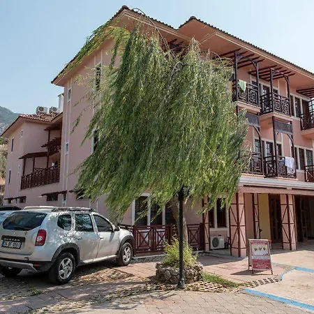 Club Pink Palace 3*