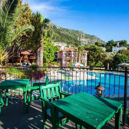 Club Pink Palace Hotel 3*