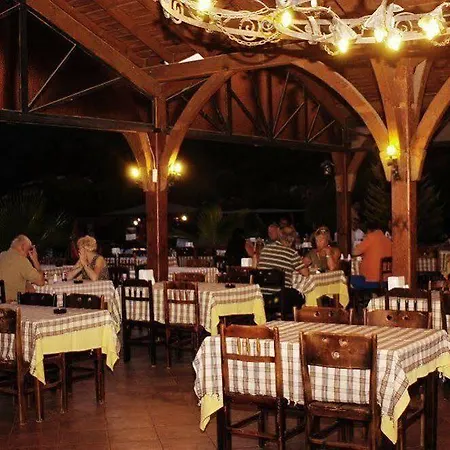 Club Pink Palace Hotel 3*