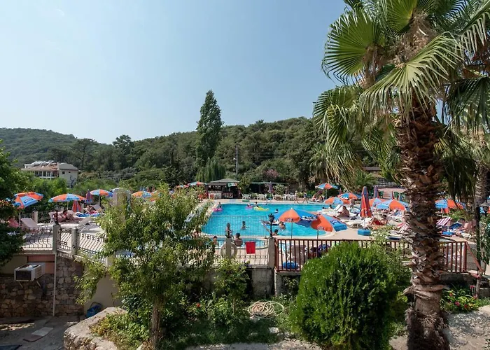 Hotell Club Pink Palace 3*