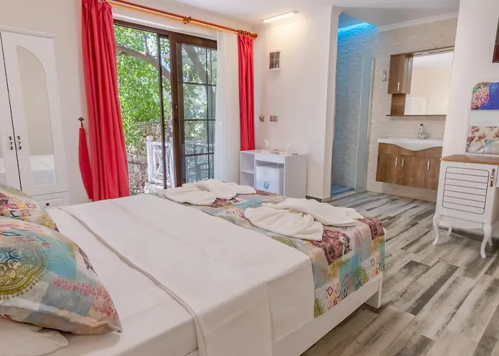 Hotell Club Pink Palace 3*