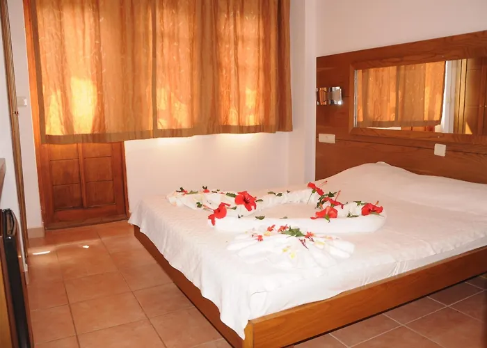 Hotell Club Pink Palace 3*