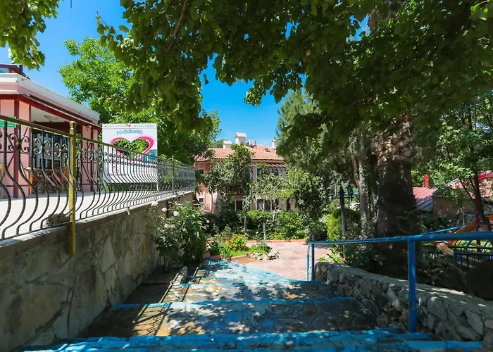 Club Pink Palace Hotell 3*