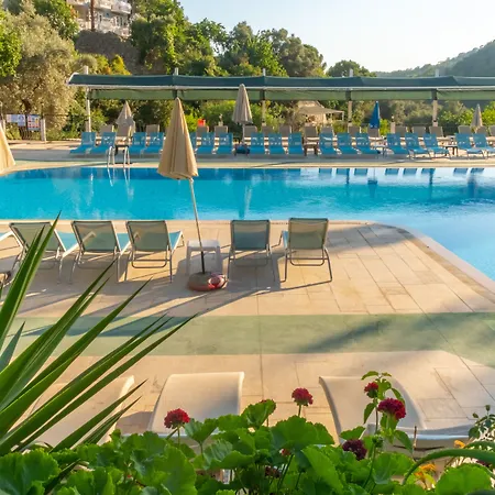 Hotel Club Pink Palace 3*