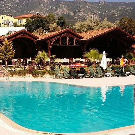 Hotel Club Pink Palace 3*