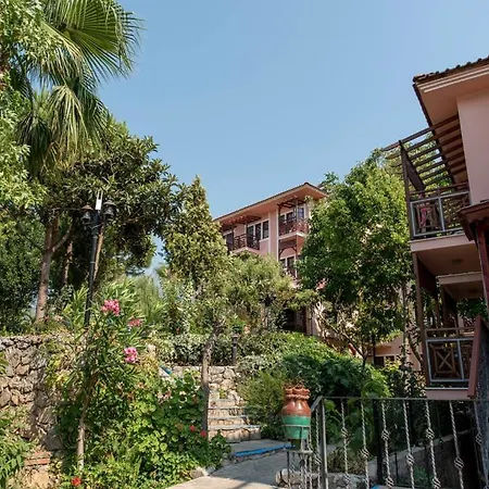 Hotel Club Pink Palace