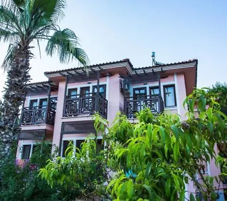 Hotel Club Pink Palace 3*