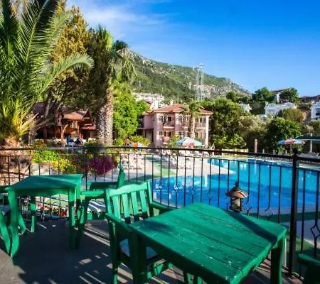 Club Pink Palace Hotel 3*