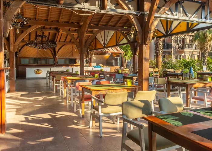 Club Pink Palace Hotel