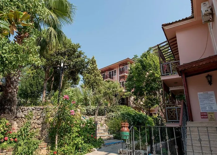 Hotel Club Pink Palace