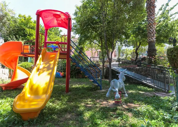 Club Pink Palace 3* Oludeniz