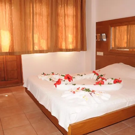 Hotell Club Pink Palace 3*