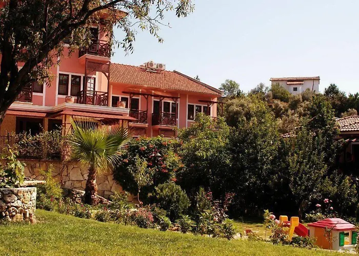 Club Pink Palace Hotell 3*