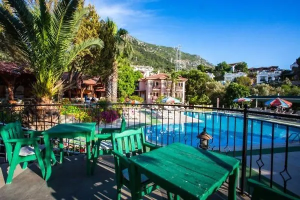 Club Pink Palace Hotell 3*
